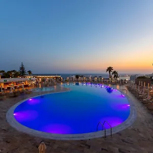 4* Hotell Tofinis